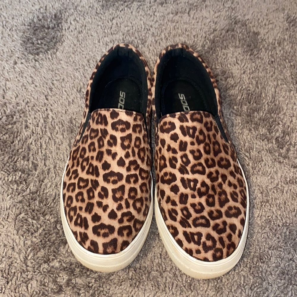 Cheetah print slide on shoes